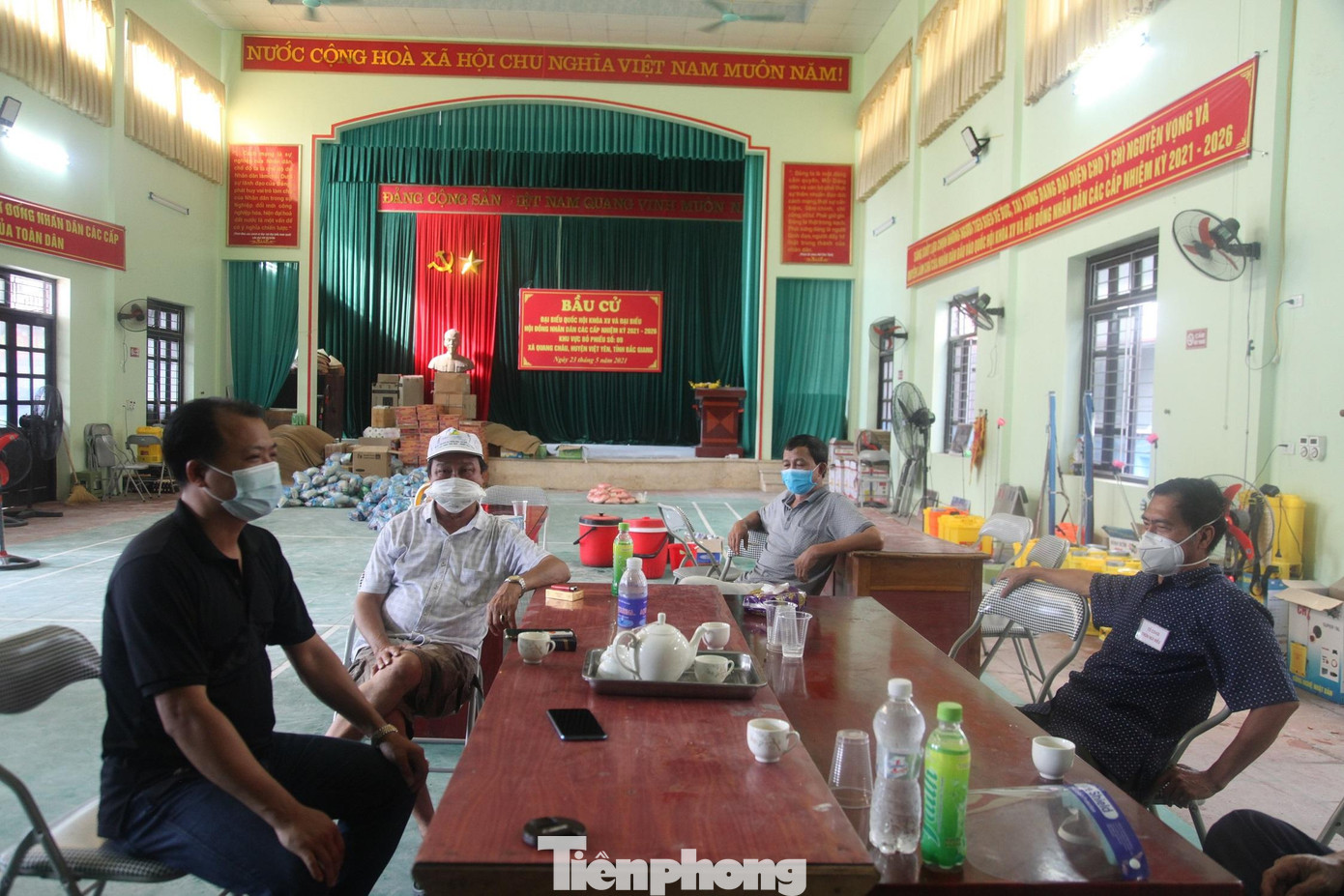 Dù chuyển sang trạng thời bình thường mới, nhưng tổ COVID cộng đồng thôn Núi Hiểu vẫn hoạt động để phòng chống dịch