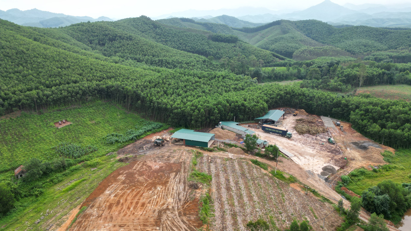 Một nhà xưởng trái phép xây dựng ở thôn Đồng Mạ (xã Dương Hưu, huyện Sơn Động) Một nhà xưởng trái phép xây dựng ở thôn Đồng Mạ (xã Dương Hưu, huyện Sơn Động)