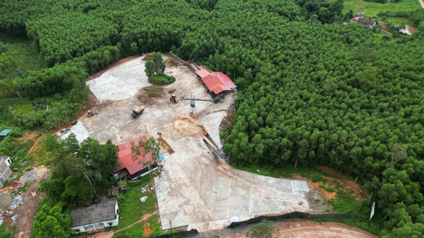 Nhà xưởng trái phép xây dựng trên đất lâm nghiệp ở xã Dương Hưu (huyện Sơn Động) Nhà xưởng trái phép xây dựng trên đất lâm nghiệp ở xã Dương Hưu (huyện Sơn Động)