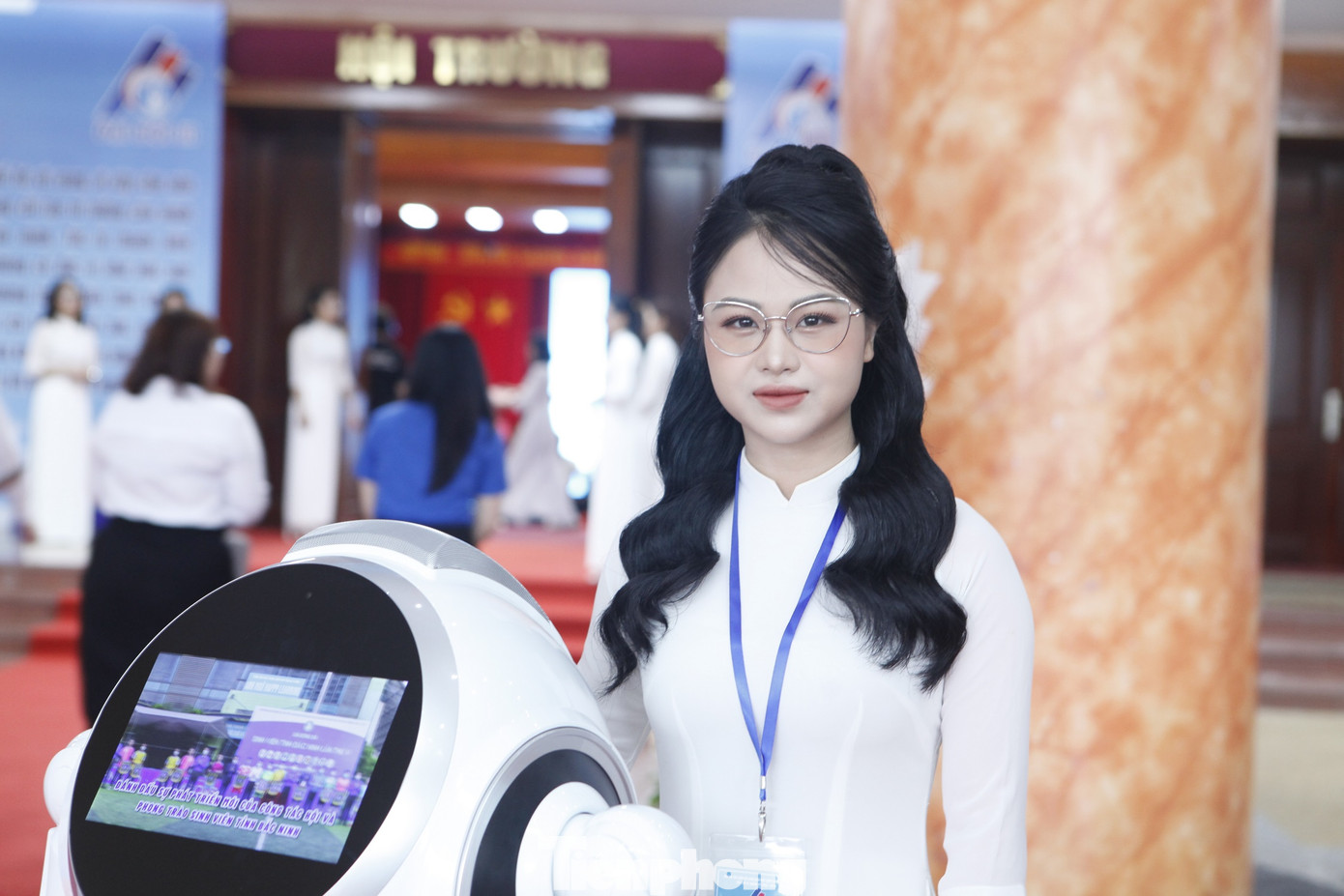 Các bạn sinh viên hào hứng tham dự đại hội. Ảnh: Nguyễn Thắng