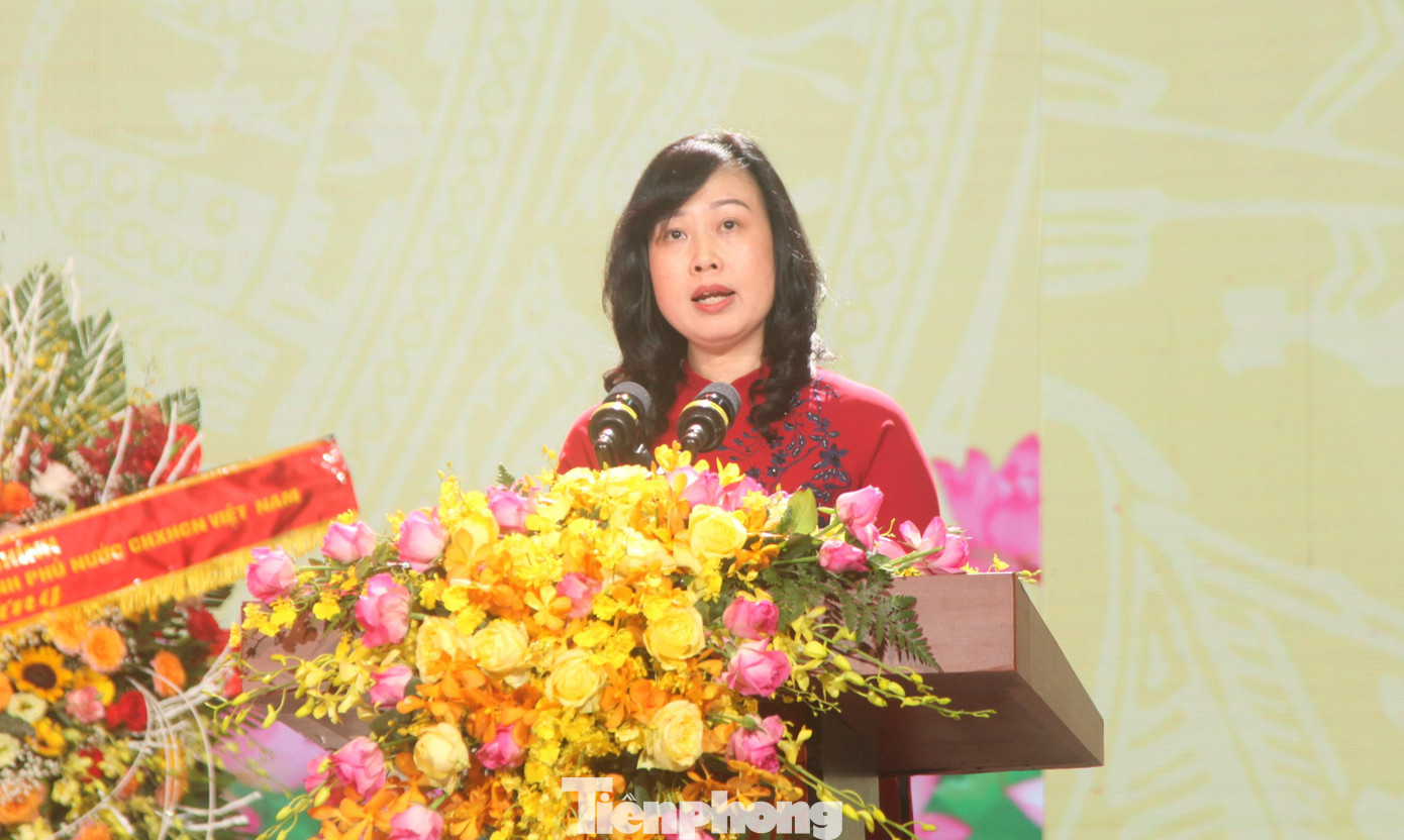 Bí thư Tỉnh ủy Bắc Ninh Đào Hồng Lan phát biểu tại lễ kỷ niệm niệm 110 năm ngày sinh đồng chí Nguyễn Văn Cừ Bí thư Tỉnh ủy Bắc Ninh Đào Hồng Lan phát biểu tại lễ kỷ niệm niệm 110 năm ngày sinh đồng chí Nguyễn Văn Cừ