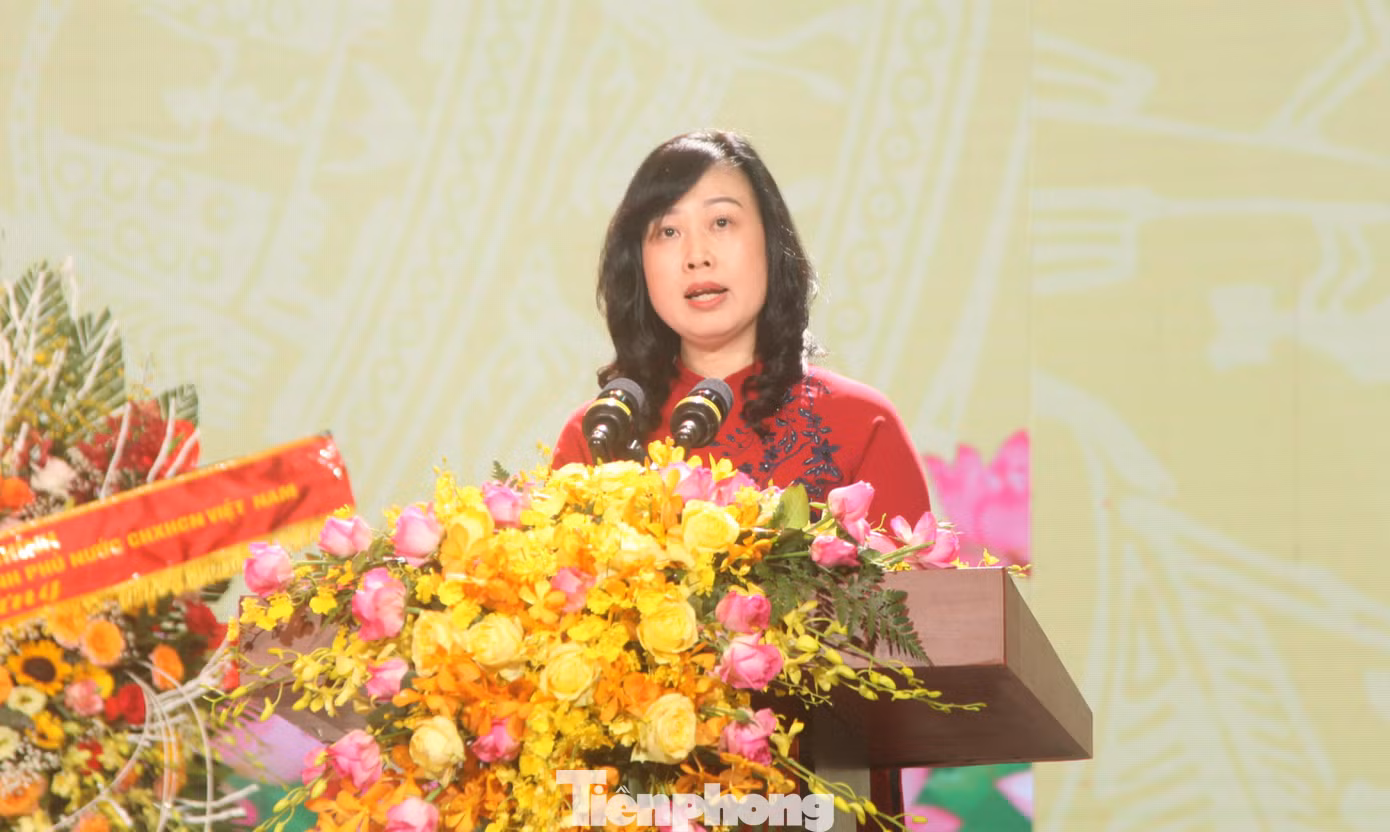 Bí thư Tỉnh ủy Bắc Ninh Đào Hồng Lan phát biểu tại lễ kỷ niệm niệm 110 năm ngày sinh đồng chí Nguyễn Văn Cừ