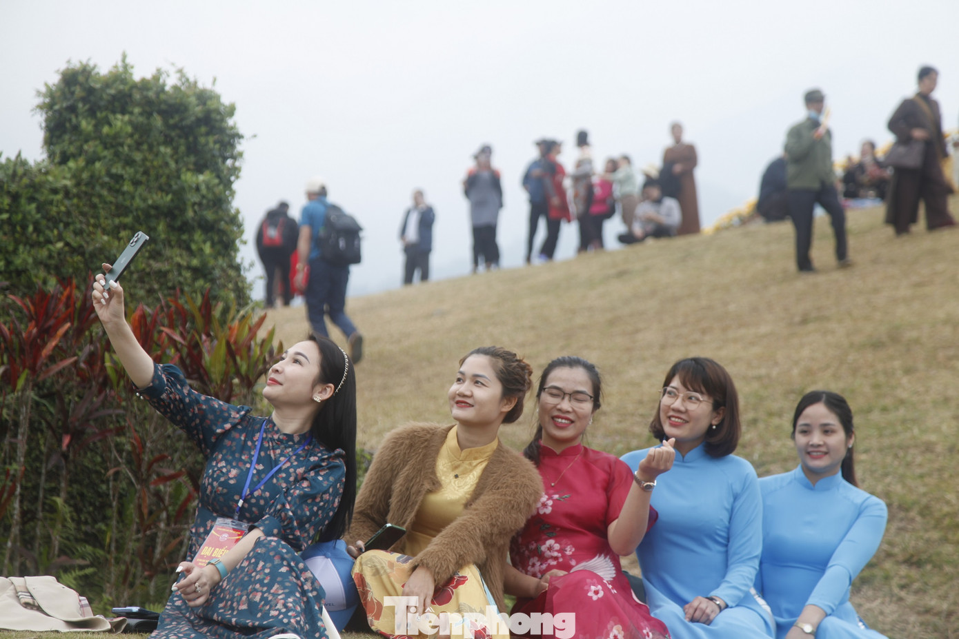 Đại ý của bài kệ này nói nên rằng: Mỗi con người hãy nên sống hòa mình với đời, không câu chấp, hành động tùy duyên, tức là làm việc cần làm, đúng lúc phải làm và không trái quy luật tự nhiên, tự tin vào mình, trở về khơi dậy tiềm lực của chính mình, không tìm cầu tha lực, không nô lệ vào bất cứ cái gì, dù Thiền hay Phật.