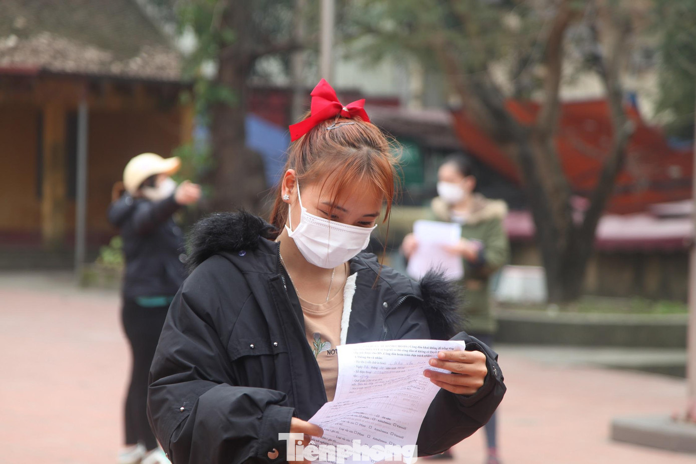 Một công nhân đến nhà văn hóa Tổ dân phố My Điền 1 khai báo y tế Một công nhân đến nhà văn hóa Tổ dân phố My Điền 1 khai báo y tế