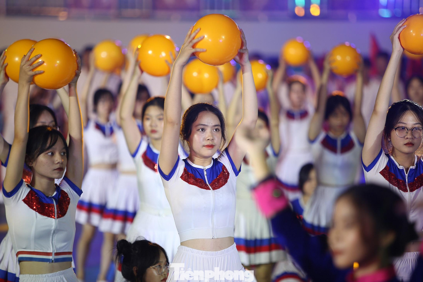 Đến ngày 19/8, Đại hội TDTT tỉnh Bắc Giang đã có 12/15 môn được tổ chức, như: Bóng bàn, đá cầu, đẩy gậy, kéo co, võ thuật, vật dân tộc - tự do, cờ tướng nam… Tính đến sáng 20/8, đoàn thể thao huyện Tân Yên đã giành 18 HCV, dẫn đầu bảng tổng sắp huy chương. Xếp thứ Nhì là đoàn Hiệp Hòa với 15 HCV, đoàn TP Bắc Giang xếp thứ Ba với 14 HCV.