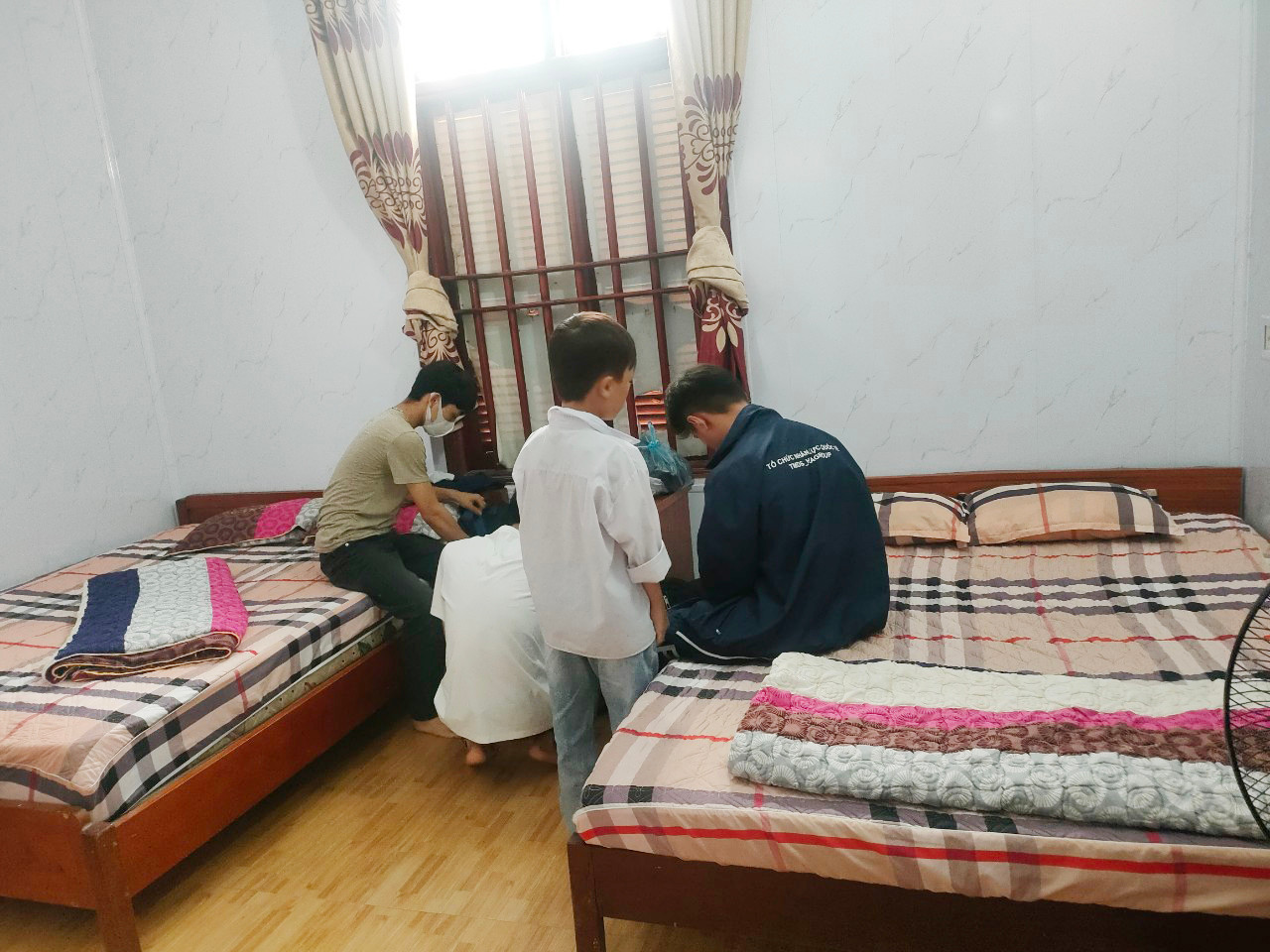 Chị Trâm dành phòng nghỉ miễn phí tặng các thí sinh thi tốt nghiệp THPT. Chị Trâm dành phòng nghỉ miễn phí tặng các thí sinh thi tốt nghiệp THPT.