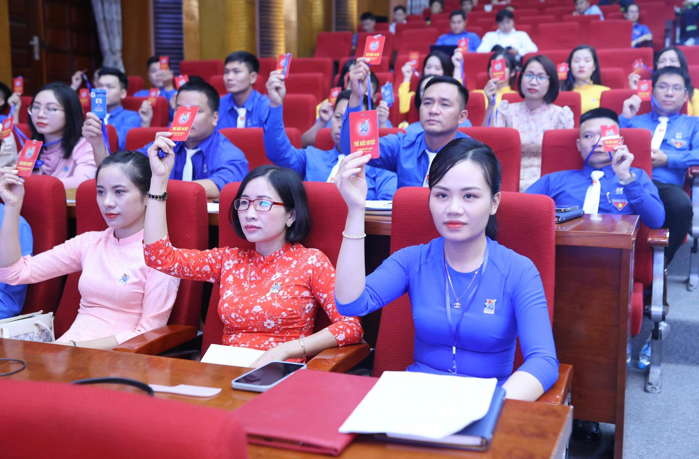 Đại biểu bầu Ban Kiểm phiếu tại Đại hội Đoàn TNCS Hồ Chí Minh tỉnh Bắc Giang