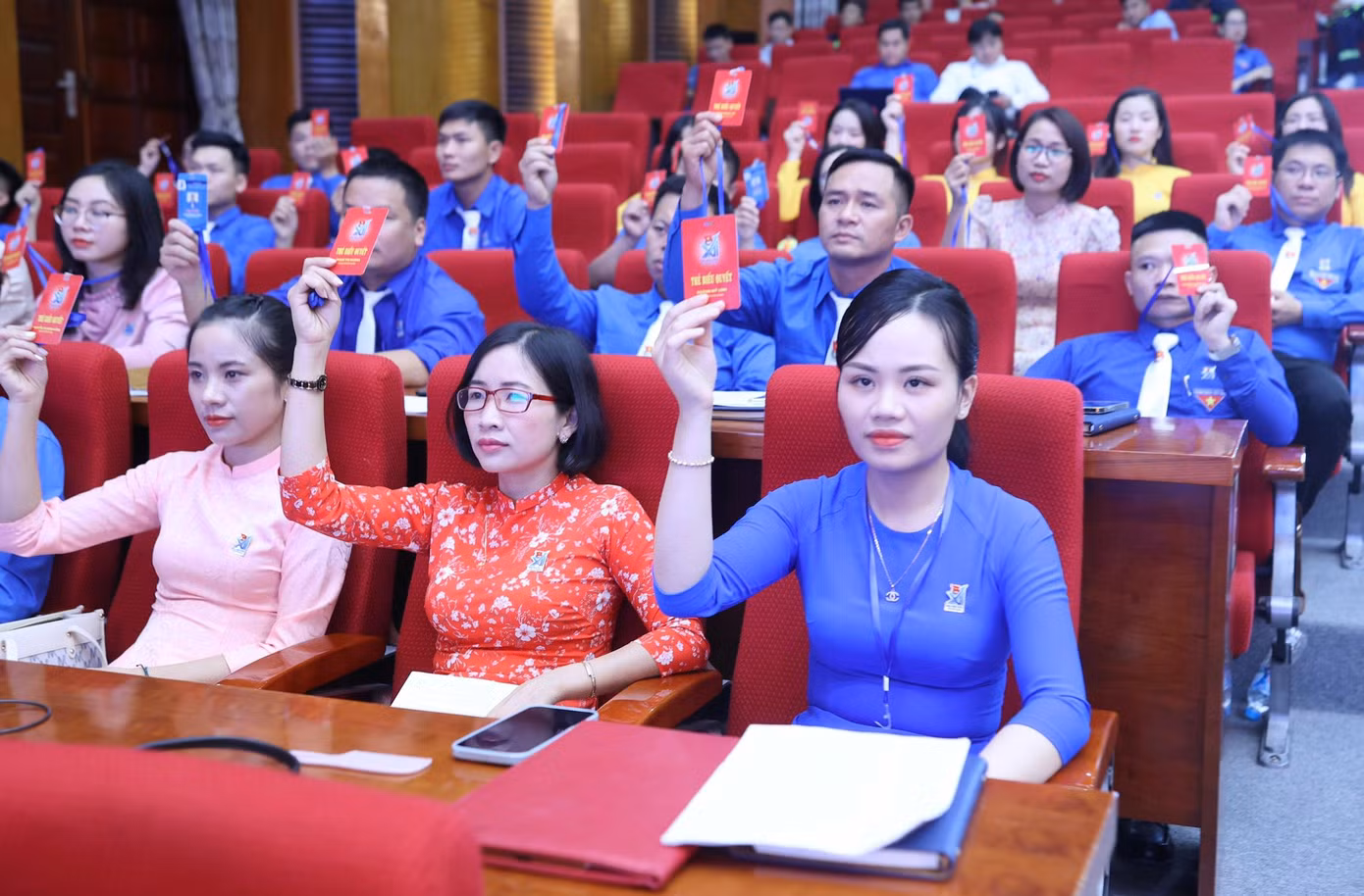 Đại biểu bầu Ban Kiểm phiếu tại Đại hội Đoàn TNCS Hồ Chí Minh tỉnh Bắc Giang