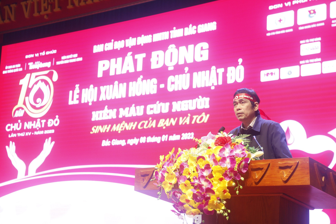 Nhà báo Nguyễn Huy Lộc - Ủy viên Ban Biên tập báo Tiền Phong phát biểu tại chương trình Nhà báo Nguyễn Huy Lộc - Ủy viên Ban Biên tập báo Tiền Phong phát biểu tại chương trình