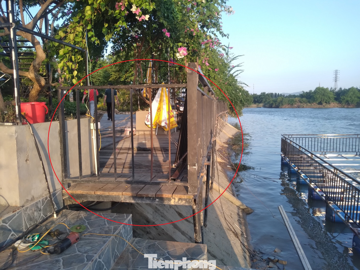 Một công trình vi phạm tại dự án khu vui chơi, giải trí, dịch vụ sinh thái của Cty TNHH dịch vụ và thương mại Cua Đỏ ở phường Lê Lợi (thành phố Bắc Giang). Ảnh: Nguyễn Thắng. Một công trình vi phạm tại dự án khu vui chơi, giải trí, dịch vụ sinh thái của Cty TNHH dịch vụ và thương mại Cua Đỏ ở phường Lê Lợi (thành phố Bắc Giang). Ảnh: Nguyễn Thắng.