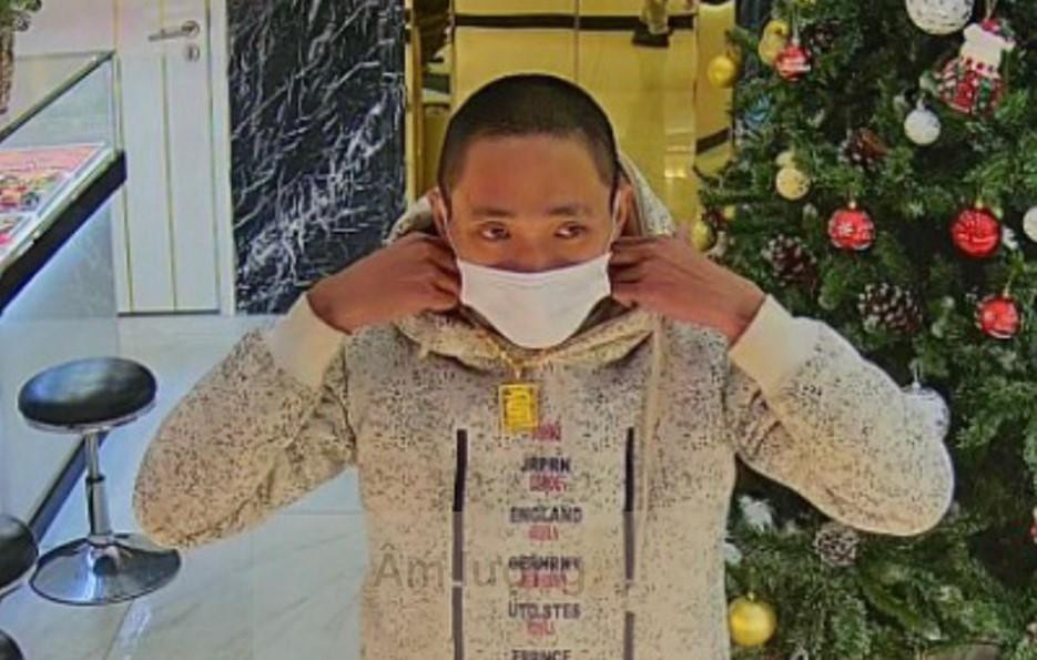 Nghi phạm cướp tiệm vàng ở huyện Yên Dũng (Bắc Giang) Nghi phạm cướp tiệm vàng ở huyện Yên Dũng (Bắc Giang)