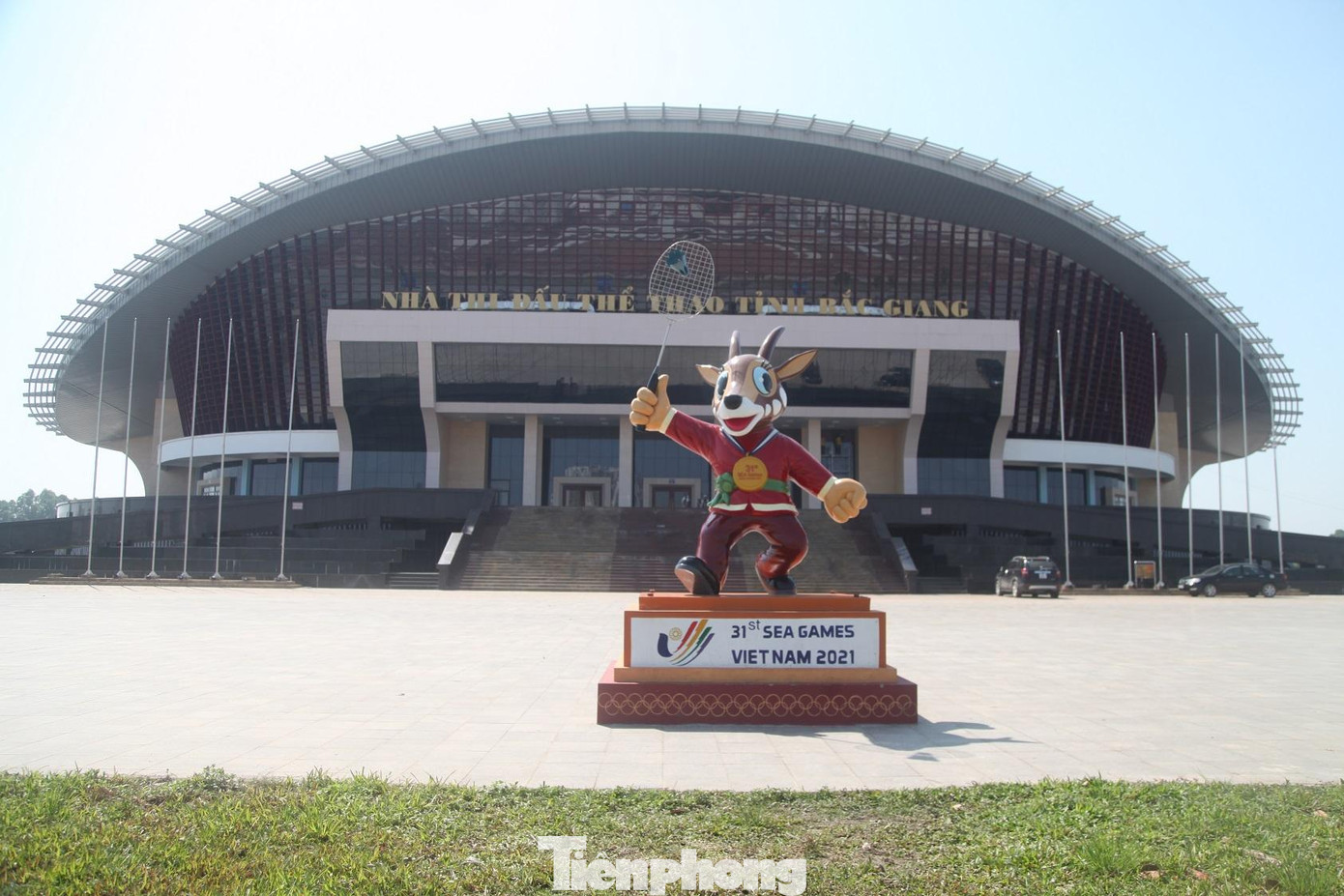 Theo kế hoạch, các trận đấu nội dung môn cầu lông SEA Games 31 diễn ra từ ngày 16/5 - 22/5 tại Nhà thi đấu thể thao tỉnh Bắc Giang. Dự kiến sẽ có 8 nước tham gia thi đấu môn cầu lông gồm: Malaysia, Indonesia, Philippines, Lào, Campuchia, Thái Lan, Singapore và Việt Nam với 127 vận động viên.