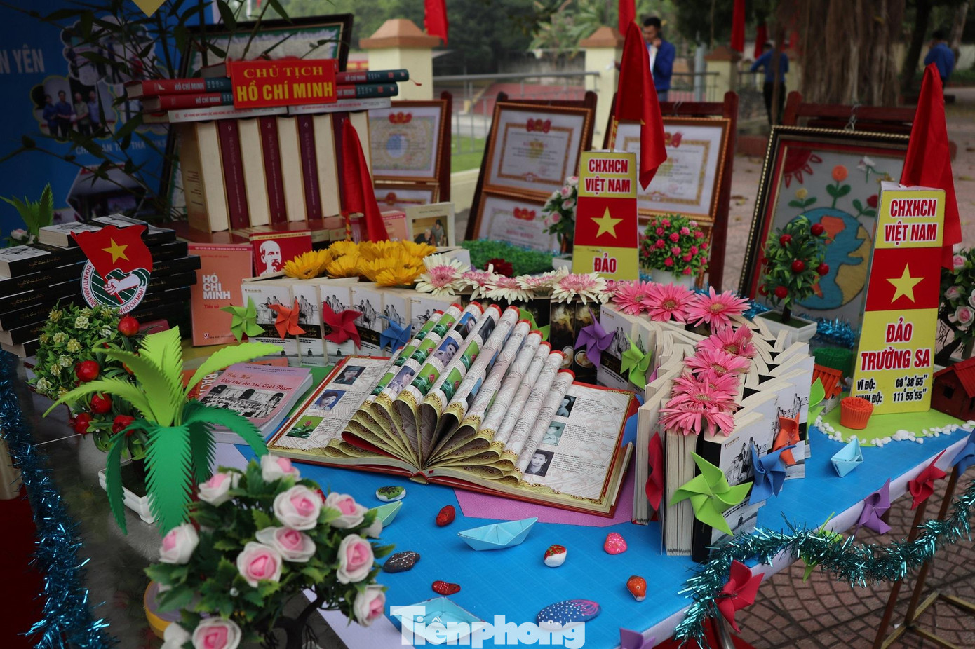 Một gian trưng bày tại Đại hội Đoàn huyện Tân Yên