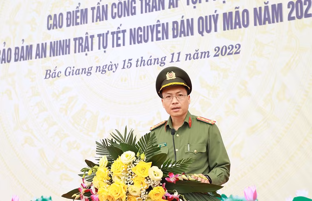 Đại tá Nguyễn Quốc Toản phát mệnh lệnh tấn công trấn áp tội phạm đến toàn lực lượng Đại tá Nguyễn Quốc Toản phát mệnh lệnh tấn công trấn áp tội phạm đến toàn lực lượng