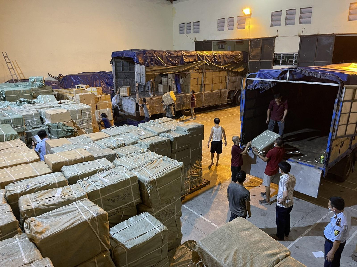 Từ vụ phát hiện kho hàng giả hơn 4 triệu sản phẩm, bắt giam ông chủ người Trung Quốc ảnh 1