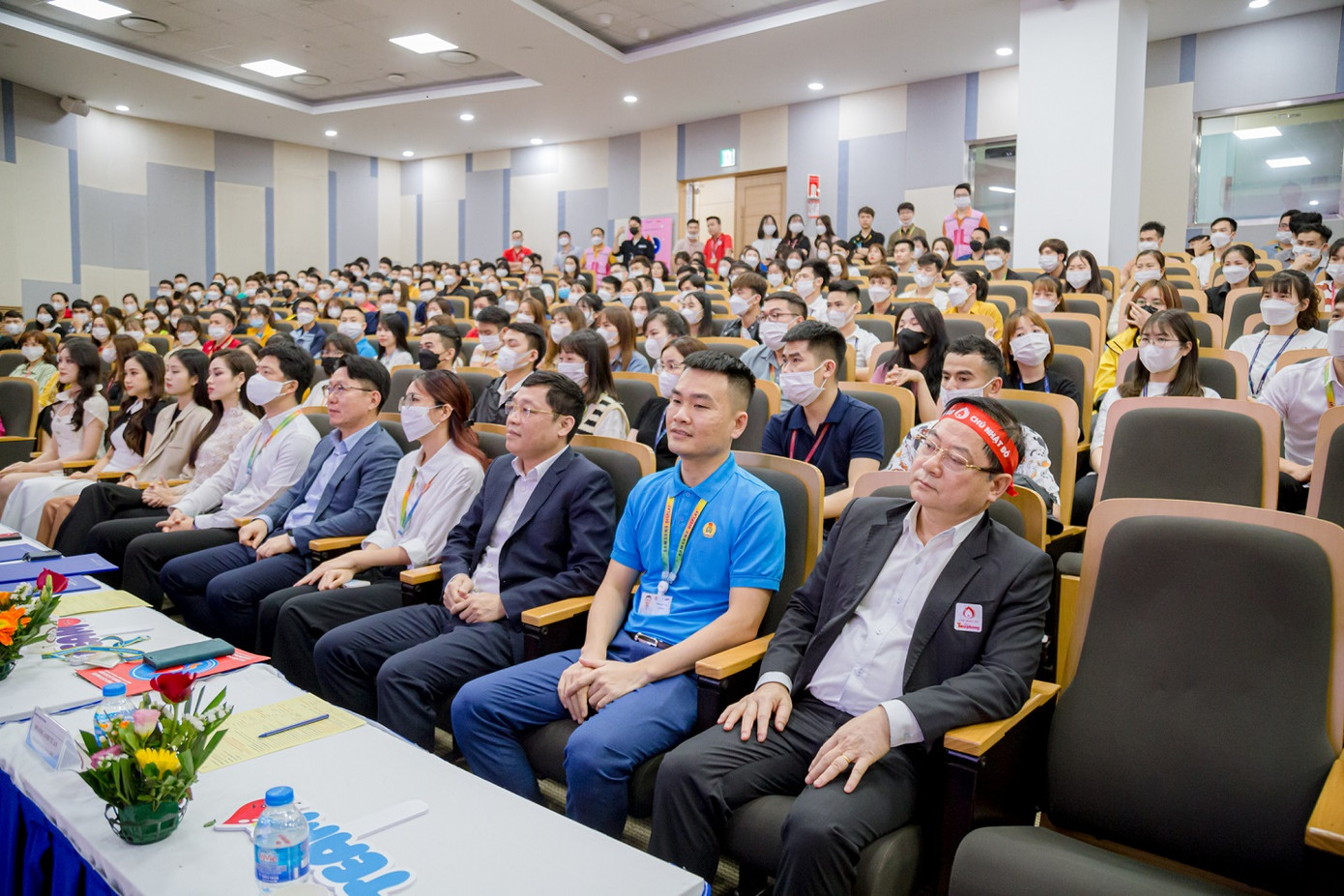 Chương trình Chủ nhật Đỏ tại Cty TNHH Samsung Display (Khu công nghiệp Yên Phong, Bắc Ninh) thu hút hơn 500 người lao động tham gia.