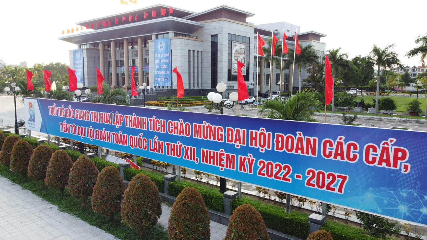 Sáng 30/8, Đại hội bầu Đoàn Chủ tịch, Đoàn Thư ký và Ban Thẩm tra tư cách đại biểu, thông qua chương trình, quy chế làm việc của Đại hội, trình bày báo cáo chính trị, báo cáo kiểm điểm Ban Chấp hành Tỉnh Đoàn Bắc Giang khóa XVI.