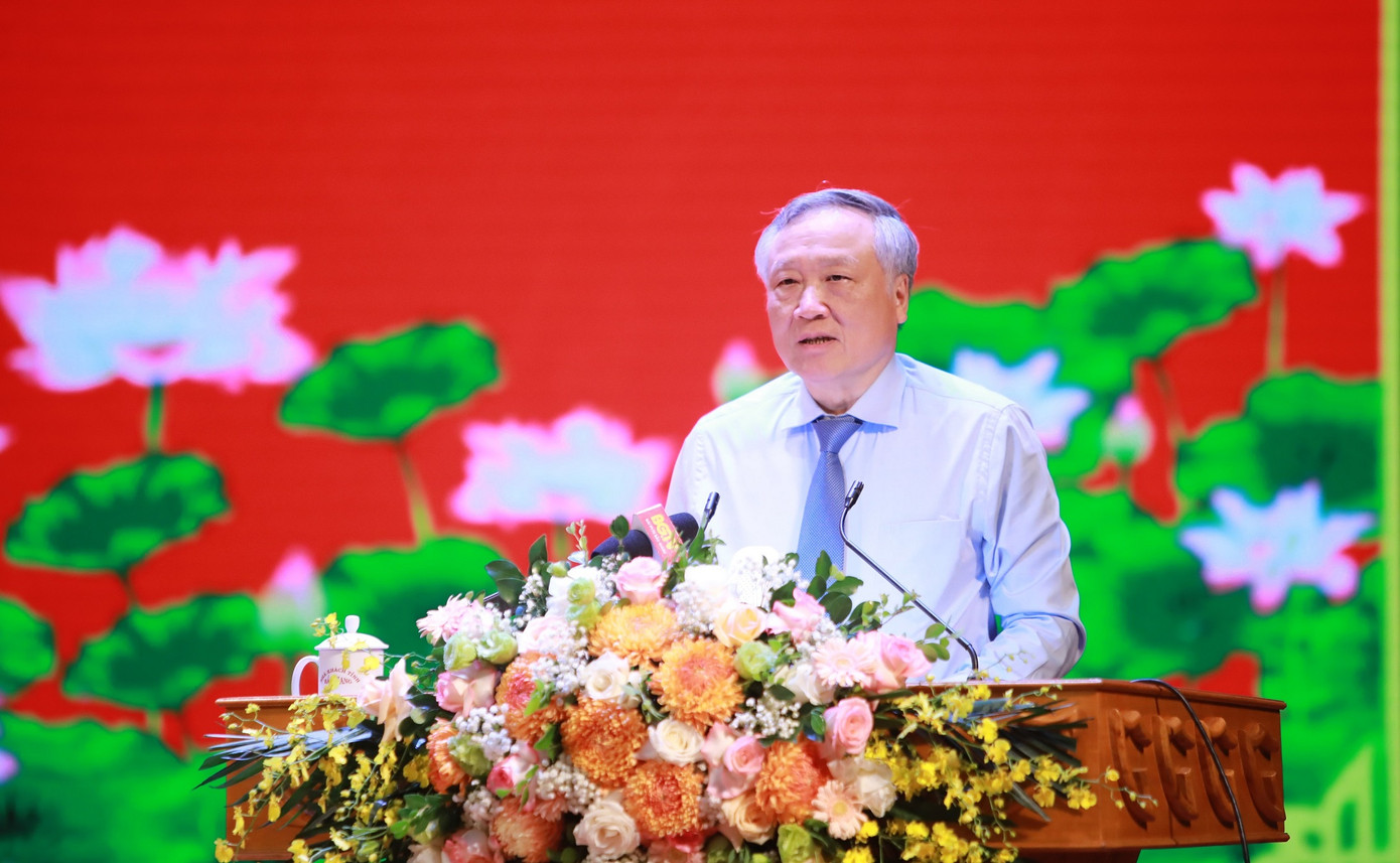 Ủy viên Bộ Chính trị, Chánh án TAND Tối cao Nguyễn Hòa Bình.