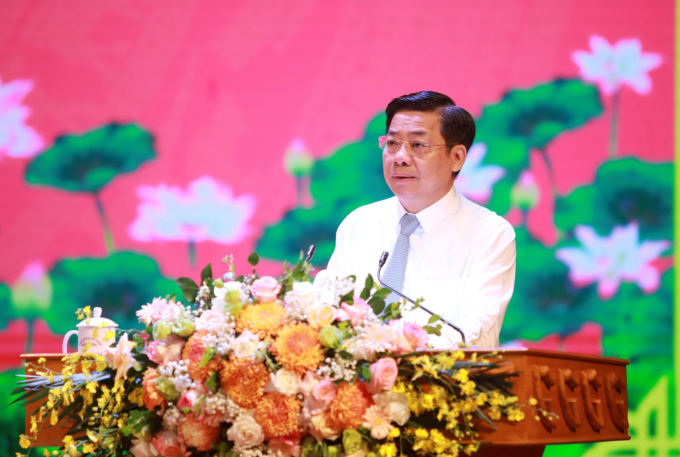 Bí thư Tỉnh ủy Bắc Giang Dương Văn Thái phát biểu tại hội nghị.