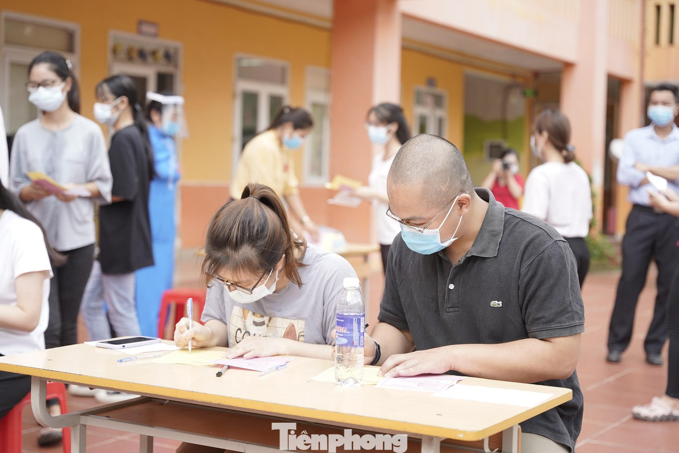 Sinh viên trường Đại học Kỹ thuật Y tế tỉnh Hải Dương làm thủ tục bầu cử tại Bắc Giang. Sinh viên trường Đại học Kỹ thuật Y tế tỉnh Hải Dương làm thủ tục bầu cử tại Bắc Giang.