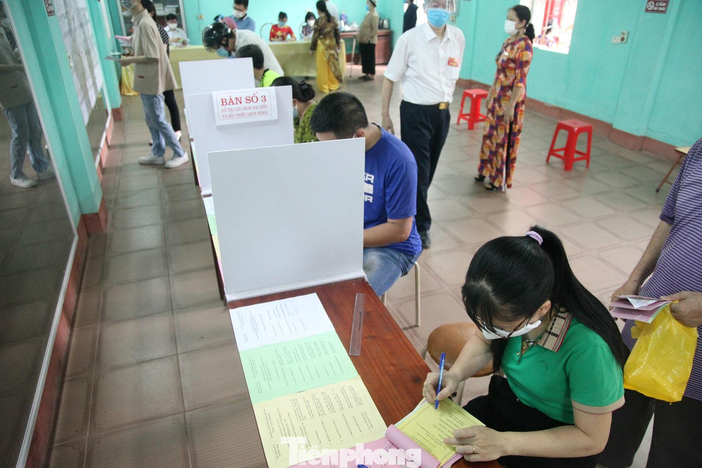 Điểm bảo phiếu thực hiện giãn cách, cơ vách ngăn để phòng chống dịch Điểm bảo phiếu thực hiện giãn cách, cơ vách ngăn để phòng chống dịch