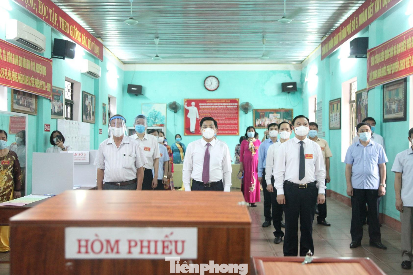 Ông Dương Văn Thái (thứ 2 từ trái) - Bí thư Tỉnh ủy Bắc Giang khai mạc và bỏ phiếu tại điểm bầu cử ở Tổ dân phố số 5, phường Ngô Quyền, thành phố Bắc Giang Ông Dương Văn Thái (thứ 2 từ trái) - Bí thư Tỉnh ủy Bắc Giang khai mạc và bỏ phiếu tại điểm bầu cử ở Tổ dân phố số 5, phường Ngô Quyền, thành phố Bắc Giang