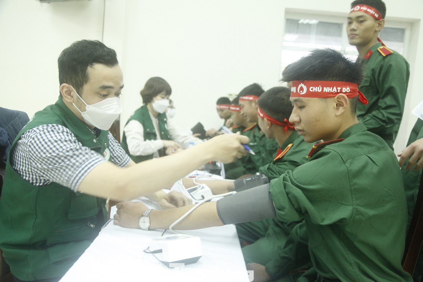 Theo Đại tá Nguyễn Huy Hoàng, Phó Hiệu trưởng Trường Sỹ quan Chính trị, chương trình Chủ nhật Đỏ là hoạt động nhân văn, giàu ý nghĩa. Cán bộ, học viên của Trường Sỹ quan Chính trị rất hào hứng giam dự hoạt động nhân đạo này, thể hiện tinh thần trách nhiệm của tuổi trẻ quân đội với cộng đồng.