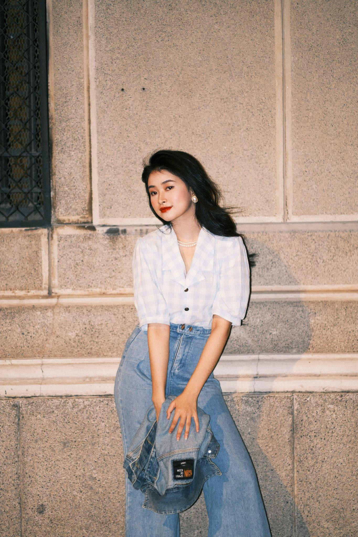 Nhan sắc nàng thơ cùng style cổ điển "gây thương nhớ" của Mai Linh khiến nhiều chàng trai xao xuyến - Ảnh: Lý Tuấn Đạt