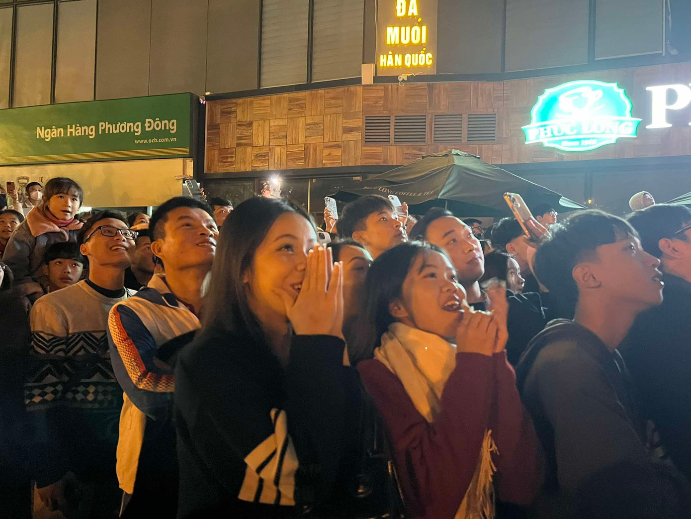 Vỡ oà cảm xúc với màn pháo hoa mãn nhãn Vỡ oà cảm xúc với màn pháo hoa mãn nhãn