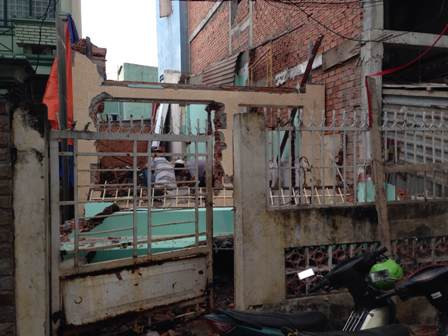 Bị bê tông đè chết trong lúc phá dỡ nhà ảnh 1