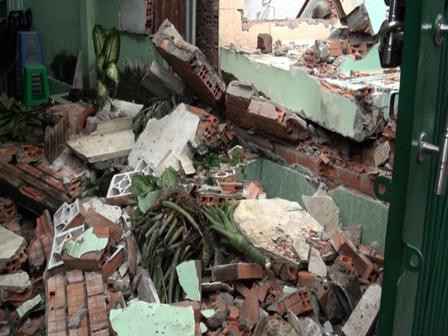 Bị bê tông đè chết trong lúc phá dỡ nhà ảnh 2