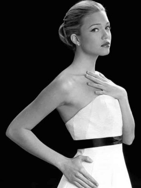 Cô gái đa tài Mandy Moore