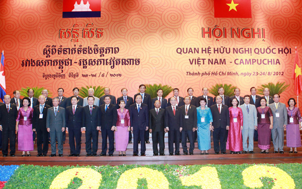 Đoàn đại biểu Quốc hội hai nước Việt Nam - Campuchia tham gia Hội nghị. Ảnh: TTXVN