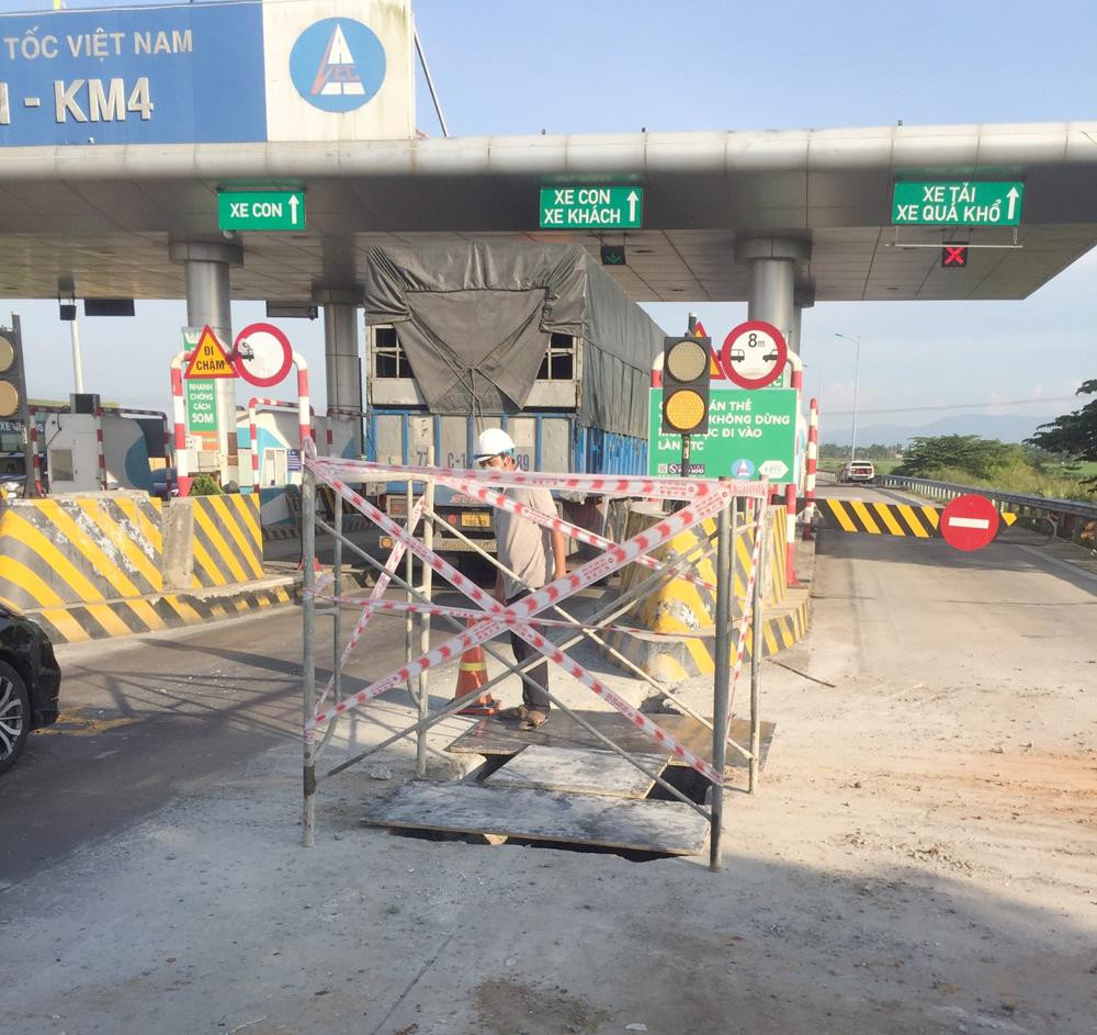 Thi công hệ thống thu phí tự động tại Trạm thu phí Túy Loan, tuyến cao tốc Đà Nẵng – Quảng Ngãi. Thi công hệ thống thu phí tự động tại Trạm thu phí Túy Loan, tuyến cao tốc Đà Nẵng – Quảng Ngãi.