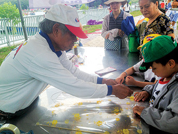 Những nét văn hoá dân gian có sức hút kỳ lạ trong hơi thở hiện đại ảnh 1