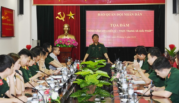 Tranh luận về hình xăm của chiến sĩ ảnh 1