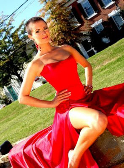 Người đẹp Tara Wheeler từng đoạt danh hiệu Miss Virginia 2008. Cô đã quyết định cạo trọc đầu để bày tỏ sự ủng hộ của cô với những bệnh nhân bị ung thư. Tara cũng là một vận động viên khúc côn cầu