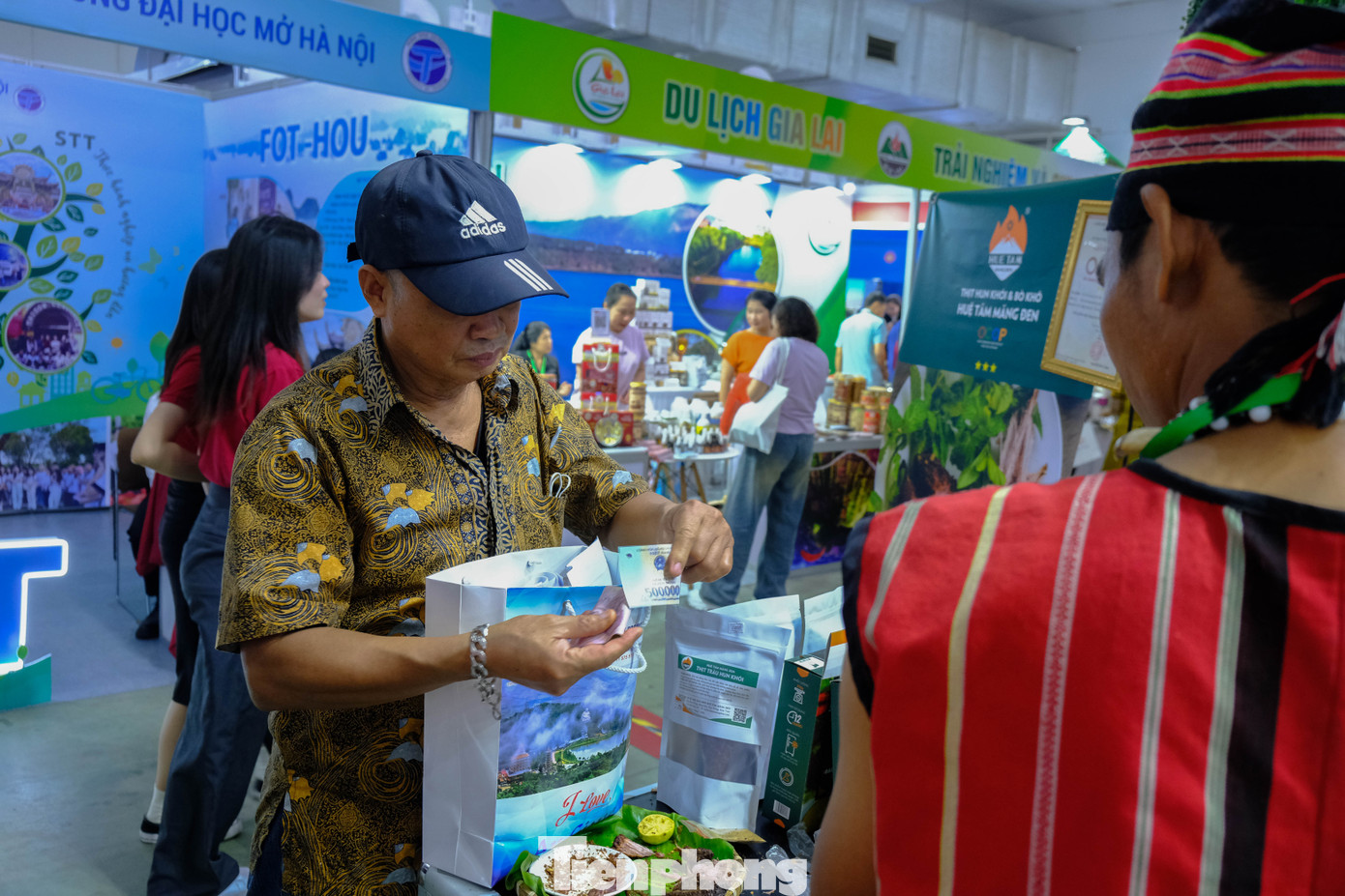 Người dân sẵn sàng chi tiền mua sản phẩm nông sản tiêu chuẩn OCOP.