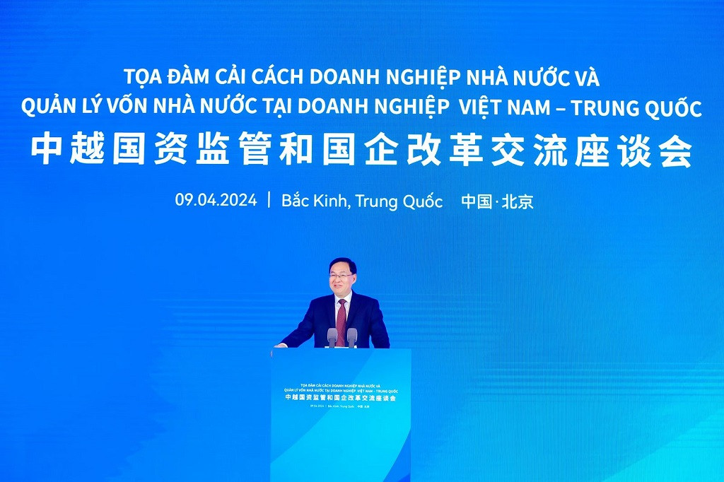 Ông Trương Ngọc Trác - Chủ nhiệm Ủy ban Giám sát và Quản lý tài sản nhà nước, Quốc vụ viện Trung Quốc phát biểu tại tọa đàm.