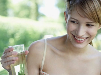 Nước ấm khoảng 35oC tốt cho sức khỏe. Ảnh minh họa: Internet