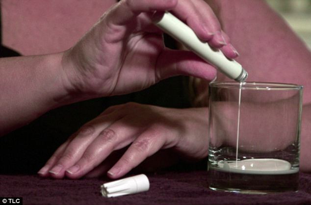 Cô không bao giờ uống trước mặt các con