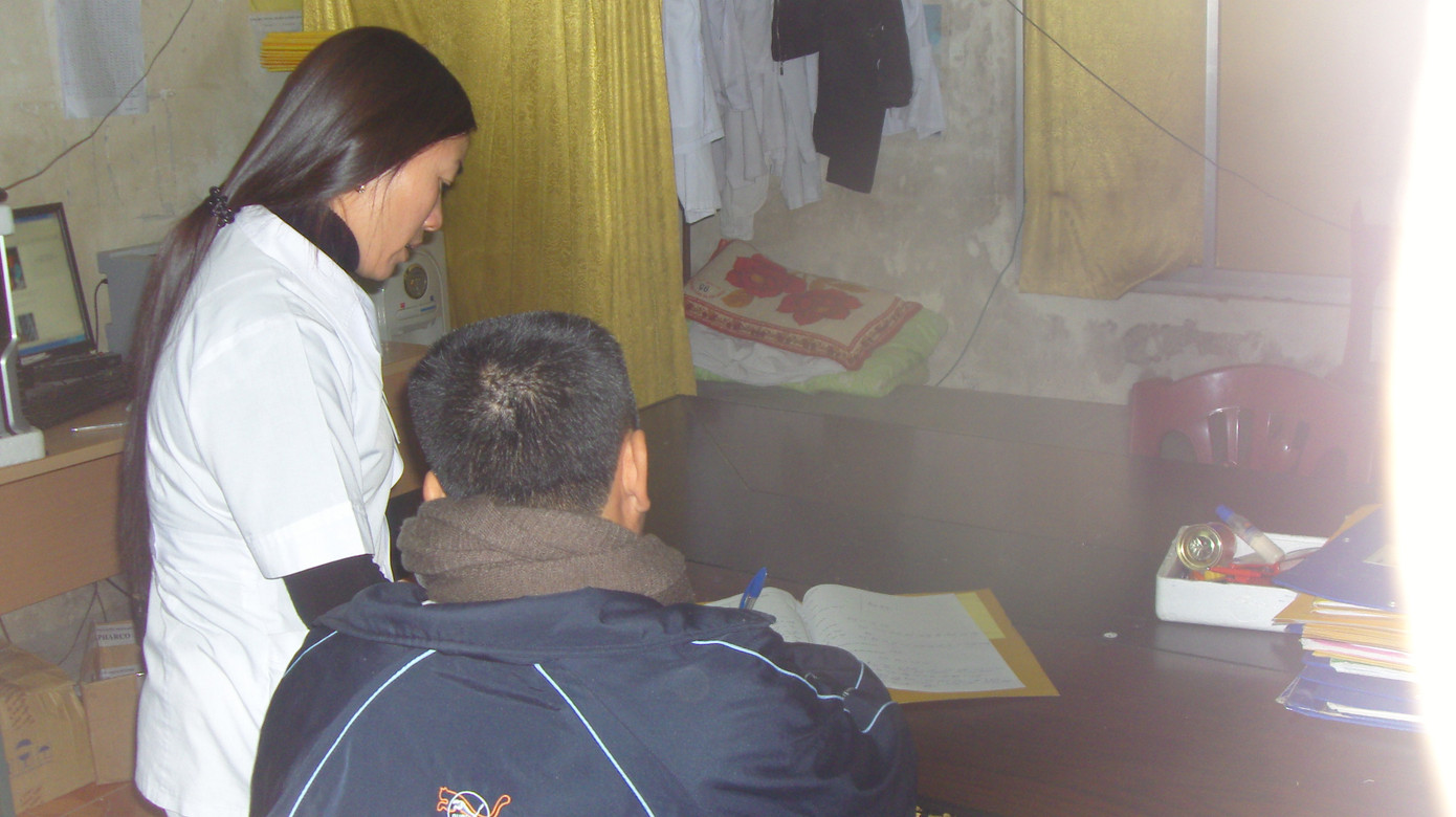 18h40’ ngày 11-12, người thân làm thủ tục xuất viện cho ông Thắng.