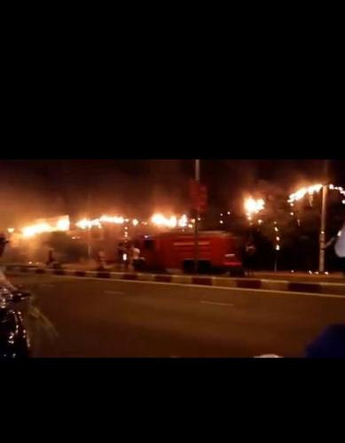 'Đường lửa' dài 400m cháy rực lưng chừng trời ảnh 2