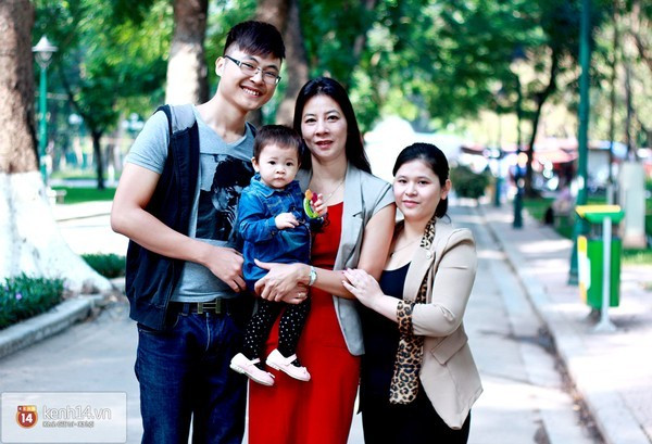 Cả gia đình sống rất hạnh phúc. Cả gia đình sống rất hạnh phúc