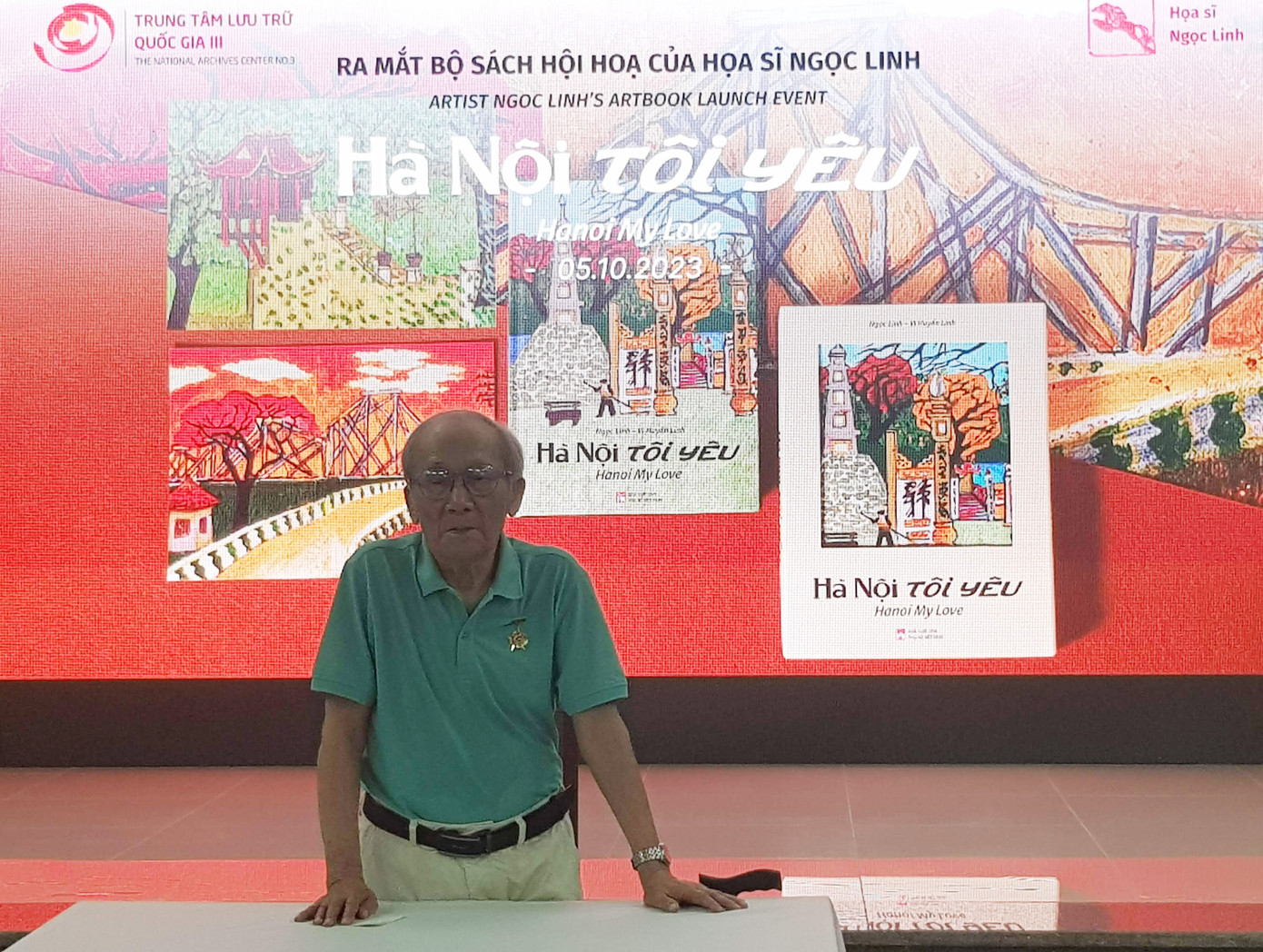 Họa sĩ Ngọc Linh phát biểu tại lễ ra mắt bộ sách hội họa “Hà Nội tôi yêu”. Ảnh: Kiến Nghĩa.