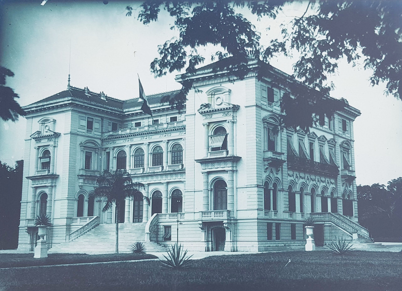 Dinh Toàn quyền Đông Dương tại Hà Nội đầu thế kỷ XX, nay là Phủ Chủ tịch.