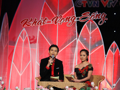 Chương trình ca nhạc Khát vọng sống do Hội chữ thập đỏ TP. HCM và đài truyền hình Việt Nam phối hợp tổ chức nhằm gây quỹ cho nạn nhân chất độc da cam và người khuyết tật