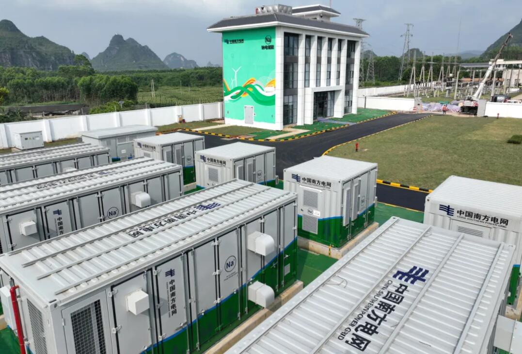 Trạm lưu trữ năng lượng pin natri-ion 10 MWh ở Quảng Tây, Trung Quốc. Ảnh: China Southern Power Grid Energy Storage. Trạm lưu trữ năng lượng pin natri-ion 10 MWh ở Quảng Tây, Trung Quốc. Ảnh: China Southern Power Grid Energy Storage.