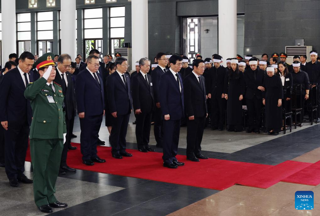 Đoàn đại biểu Đảng, Nhà nước Trung Quốc, do Chủ tịch Chính hiệp Trung Quốc Vương Hộ Ninh dẫn đầu, viếng Tổng Bí thư Nguyễn Phú Trọng, ngày 25/7 tại Hà Nội. Ảnh: Xinhua. Đoàn đại biểu Đảng, Nhà nước Trung Quốc, do Chủ tịch Chính hiệp Trung Quốc Vương Hộ Ninh dẫn đầu, viếng Tổng Bí thư Nguyễn Phú Trọng, ngày 25/7 tại Hà Nội. Ảnh: Xinhua.