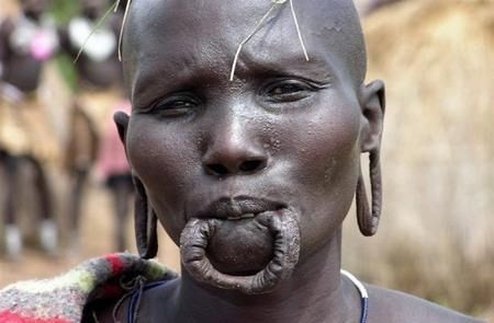 9 tộc người kỳ dị khiến bạn chẳng thể nào tin nổi ảnh 2